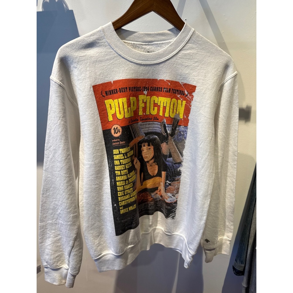 Pulp Fiction Movie Poster Graphic Sweatshirt White Mens Crewneck Mia Wallace 90s